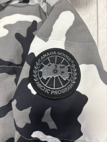 Canada Goose Snow Camo Blakc Badge Wyndham Parka (M)