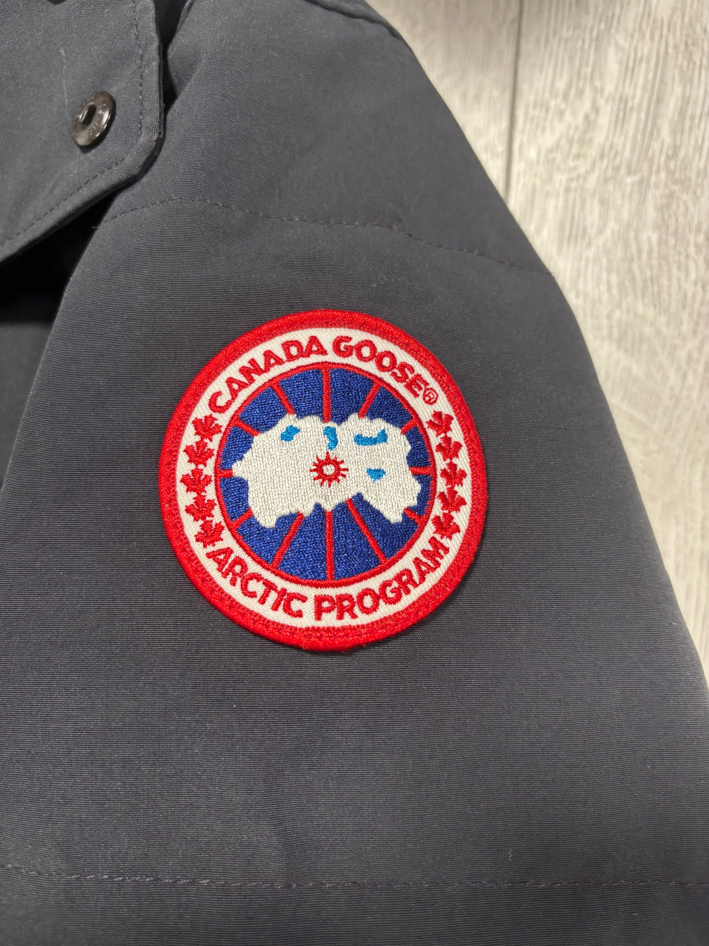 Canada Goose Navy Wyndham Parka (M)