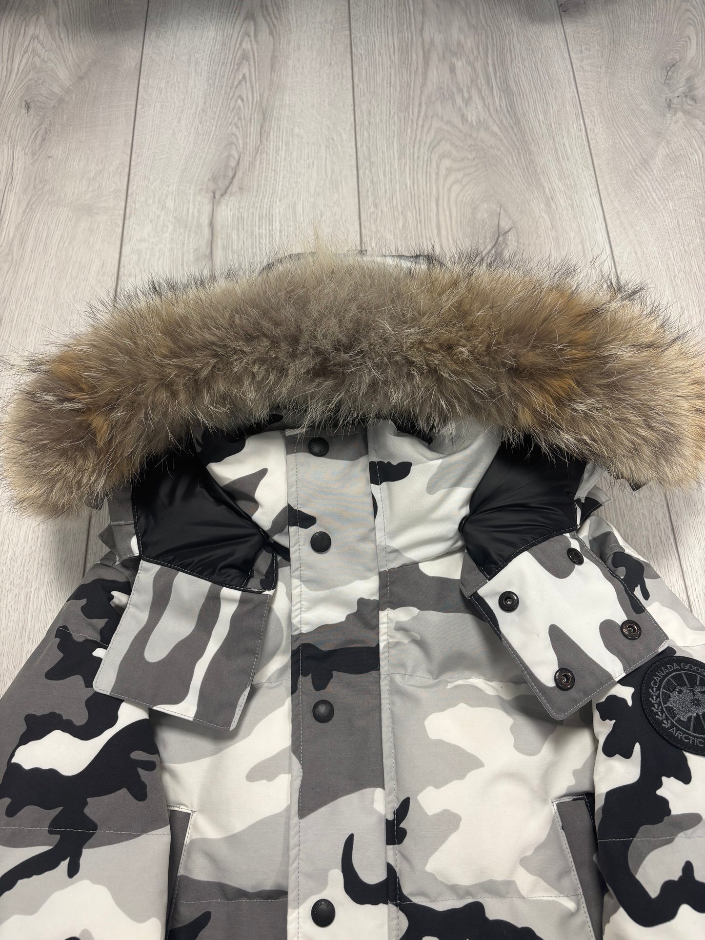 Canada Goose Snow Camo Black Badge Wyndham Parka (S)