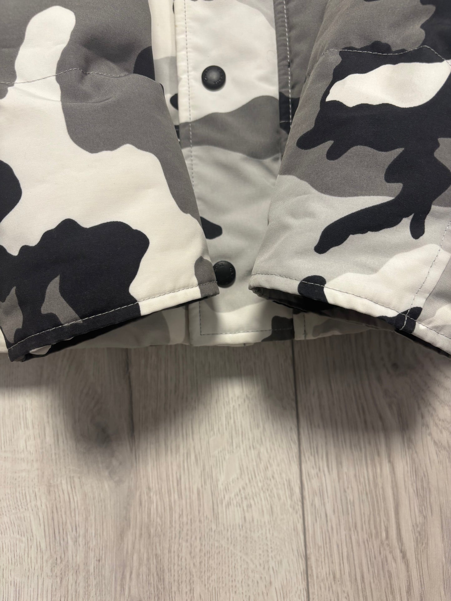 Canada Goose Snow Camo Black Badge Wyndham Parka (S)