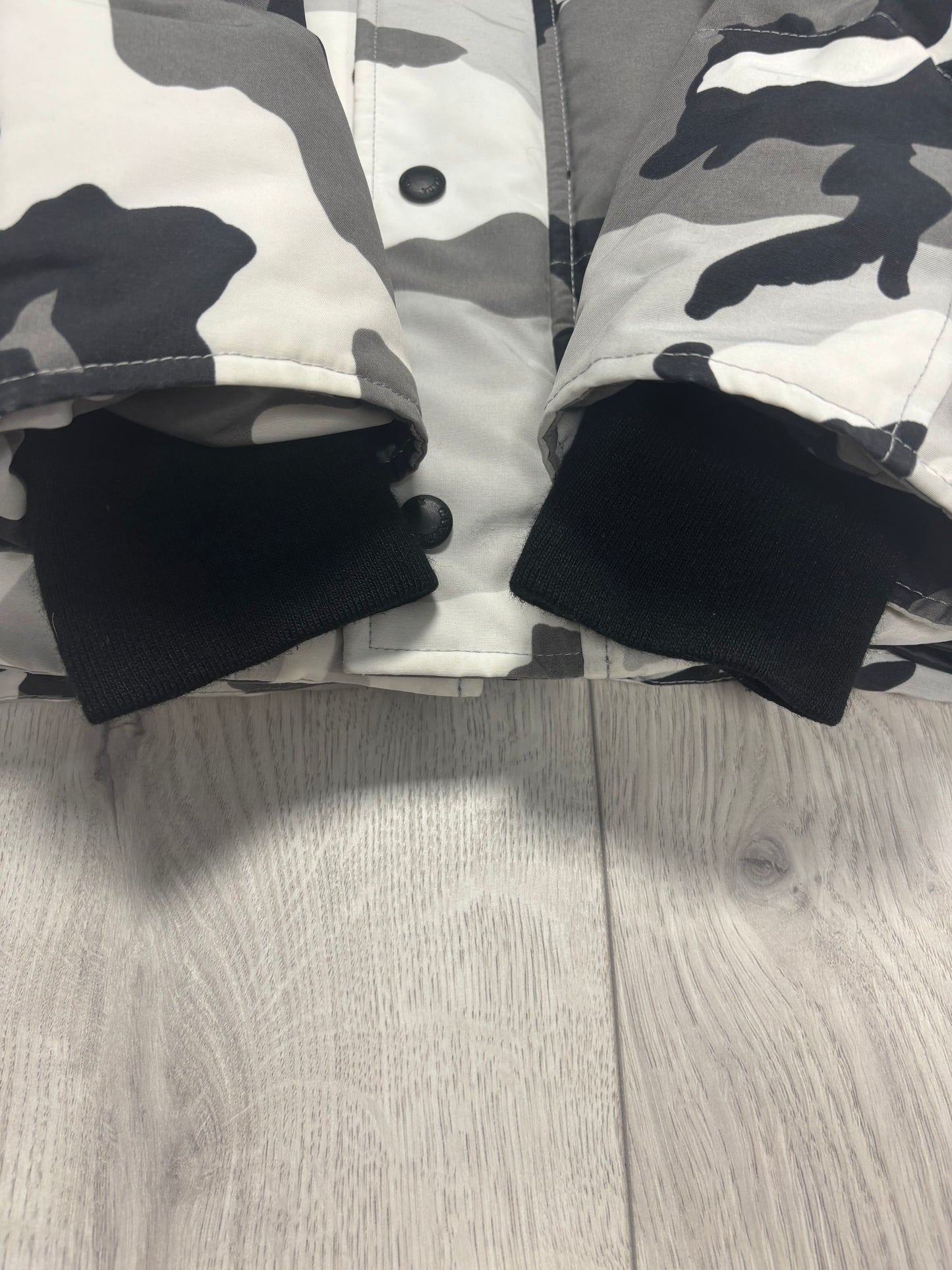 Canada Goose Snow Camo Black Badge Wyndham Parka (S)