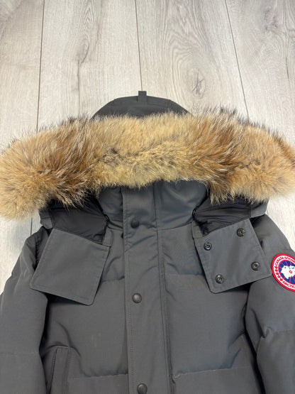 Canada Goose Graphite Wyndham Parka (L)