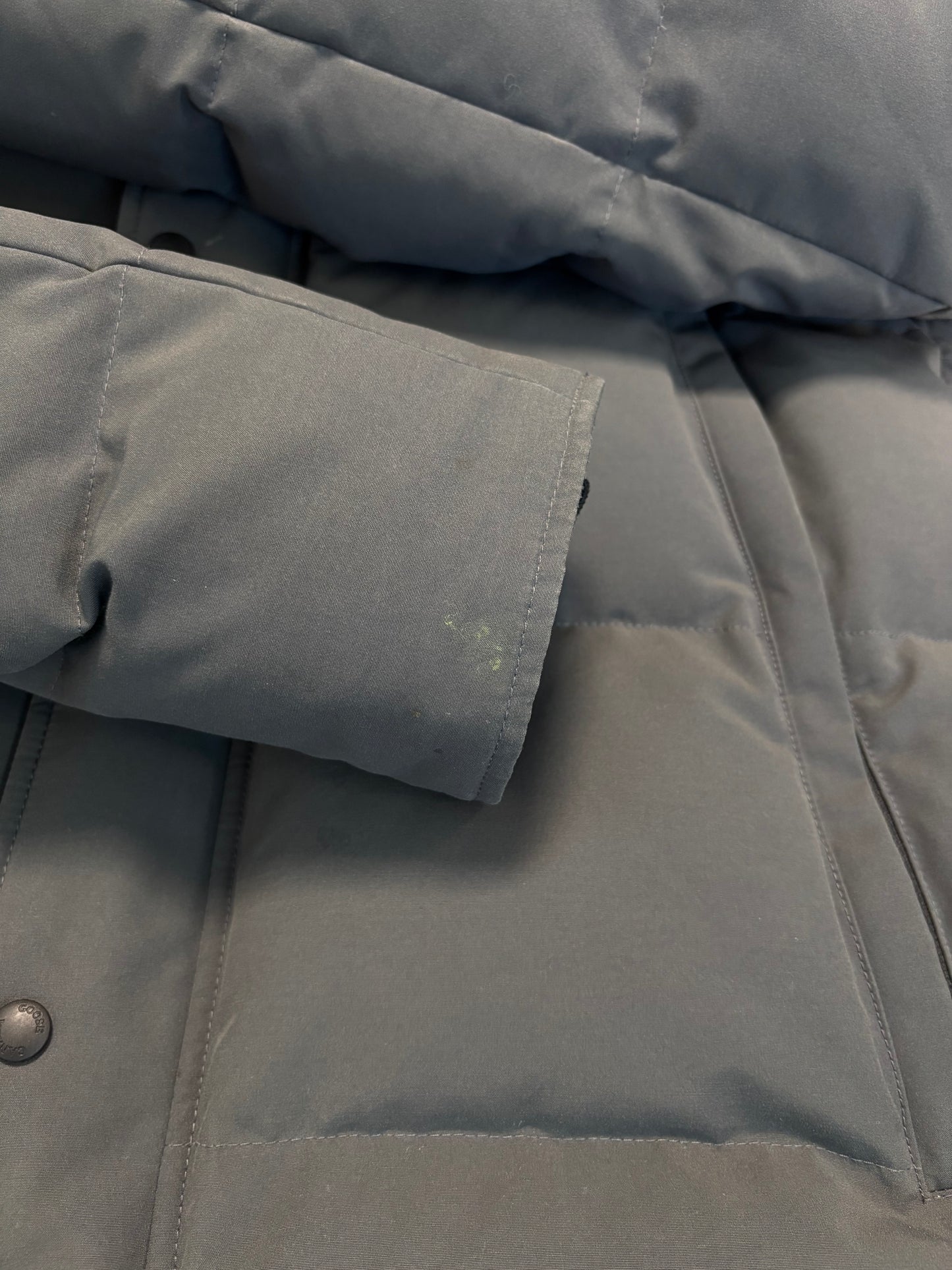 Canada Goose Graphite Wyndham Parka (L)