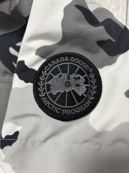Canada Goose Snow Camo Macmillan Parka (L)