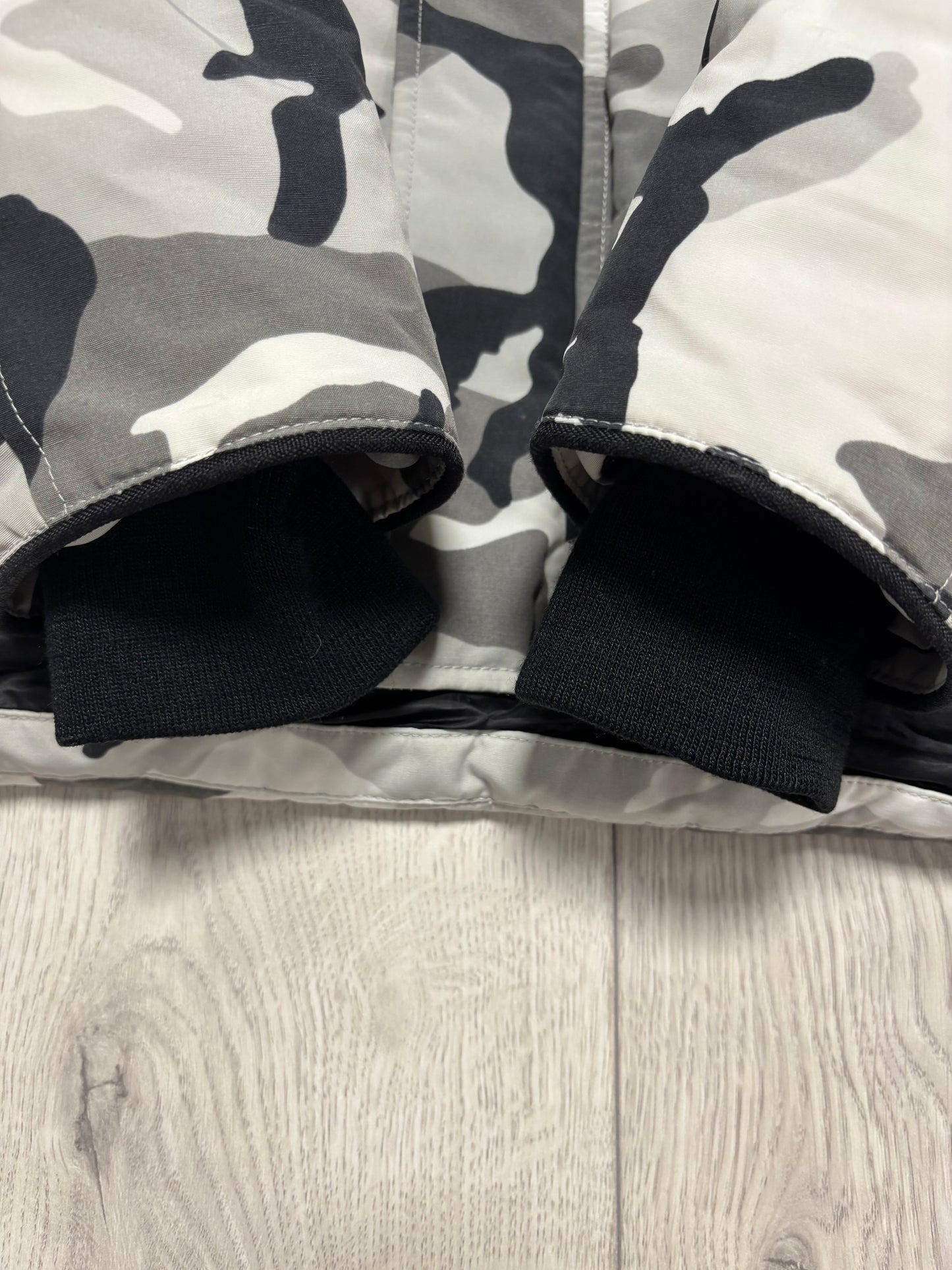 Canada Goose Snow Camo Macmillan Parka (L)