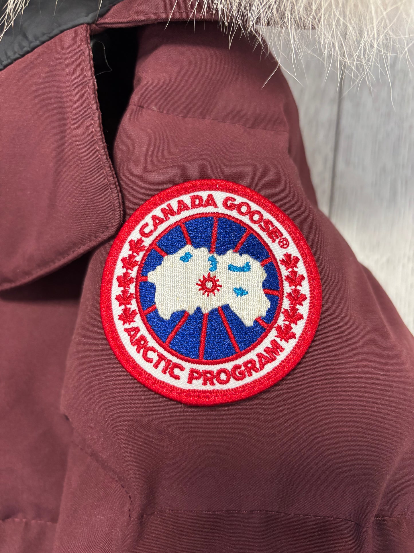 Canada Goose Plum Burgundy Chelsea Women’s Parka (L)