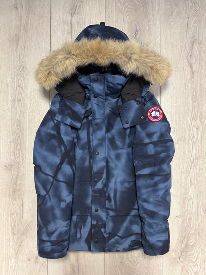 Canada Goose Blue Abstract Wyndham Parka (XS)