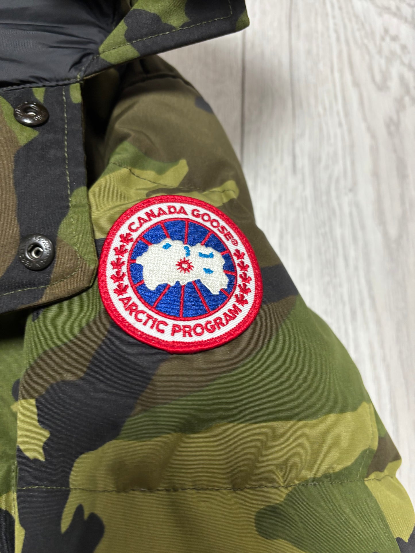 Canada Goos Green Camo Wyndham Parka